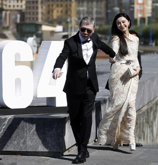 范冰冰和冯小刚珍贵的几张合照,这关系好到我们都羡慕不来!