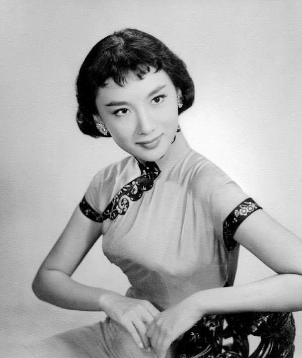 金庸为她唐伯虎点秋香 遭拒后化身小龙女 同日去世再续来生缘