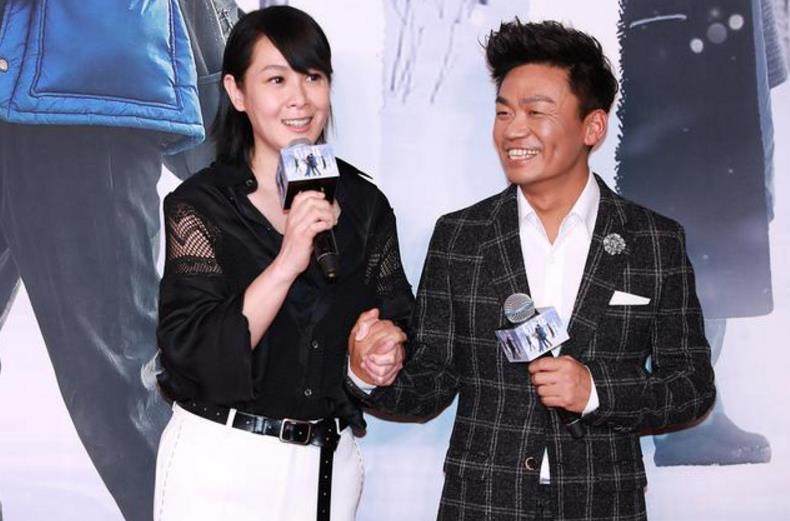 13年后王宝强和刘若英亲密牵手,还是那么亲!