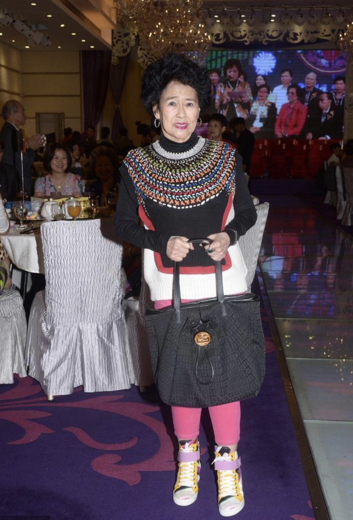 84岁粤剧巨星吴君丽离世,tvb《毕打自己人》成为最后影视代表作