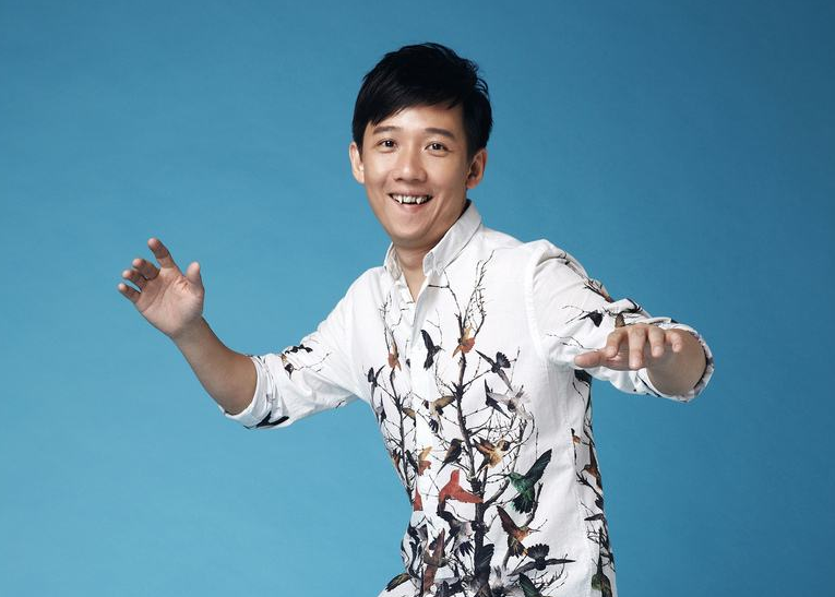 凭一首歌红遍全国转型做导演票房惨淡如今离婚欠债无人问津