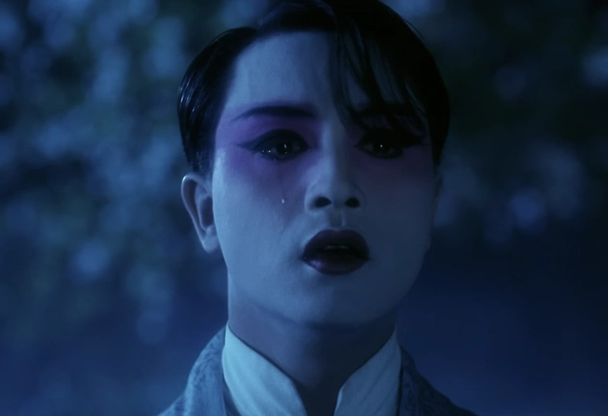 葛优在剧中饰演的是名叫袁四爷的大哥,张国荣在剧中饰演的是戏子车