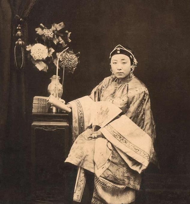晚清老照片最美的格格最丑的贵妃最霸气的王爷你见过吗