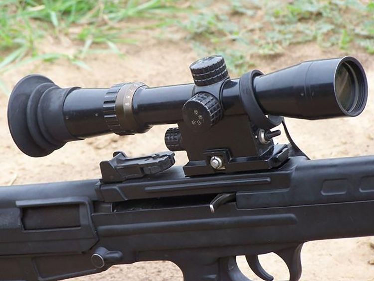 某种程度上讲,88式狙击步枪其实就是85式的无托版本,称其为狙击步枪不