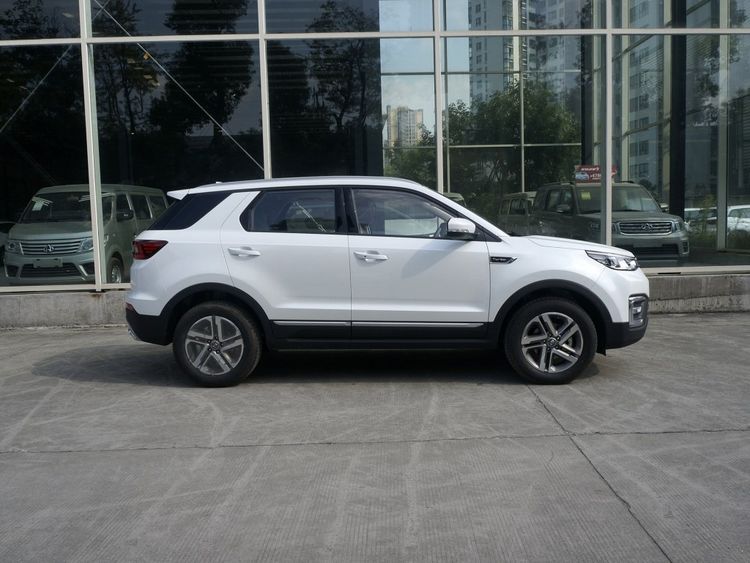 长安一降到低,不足8万,配1.5t,车友:比传祺gs4漂亮