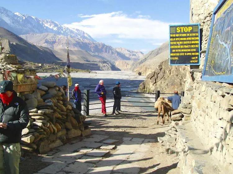 世界上最落后的地区,一度成为禁地,拒绝任何人进入,跟中国相邻