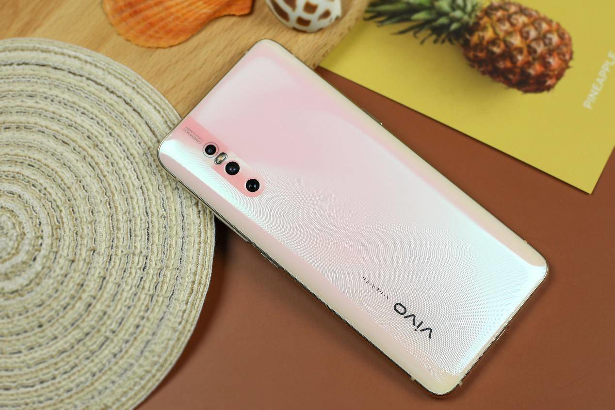 vivo x27粉黛金,诚意满满的设计,打动你的心!
