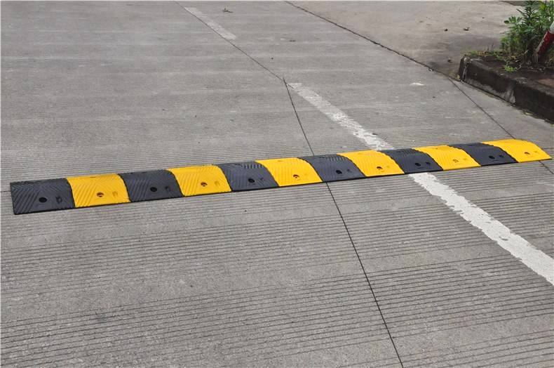 减速带的作用原理你真的了解么-新浪汽车