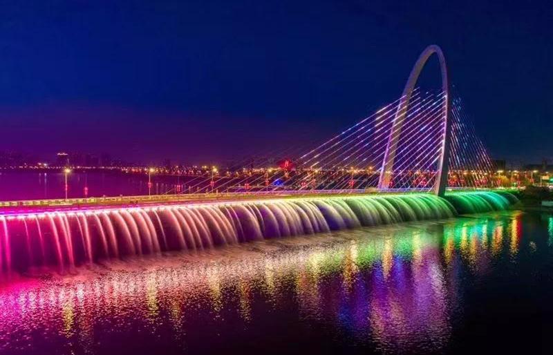 西安年最中国 西安浐灞河景灯光秀梦幻开启 美炸