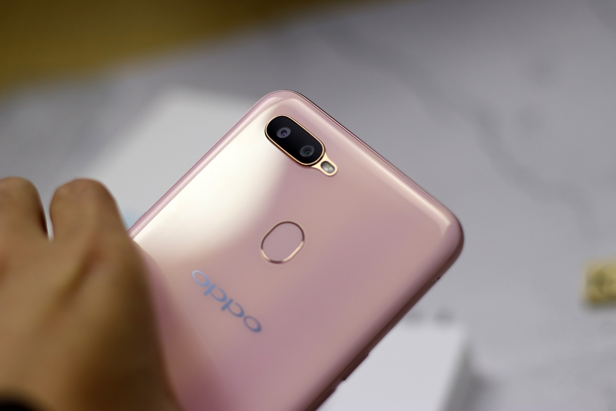 水滴屏大电池oppoa7清新粉开箱