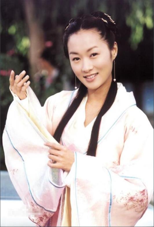 她是永远的"怀玉公主",曾惊艳一时却至今未婚,现47岁貌美依旧