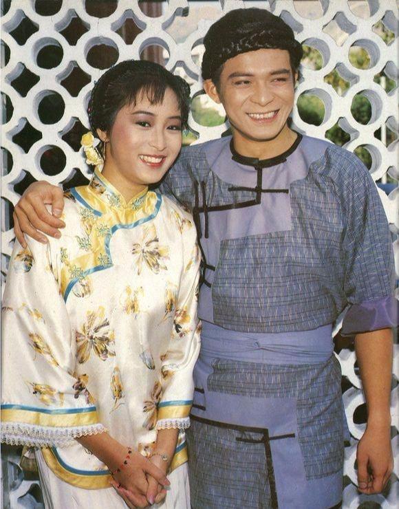 tvb喜剧《贼公阿牛》,黄日华不当大侠当山贼,与黎美娴占山为王