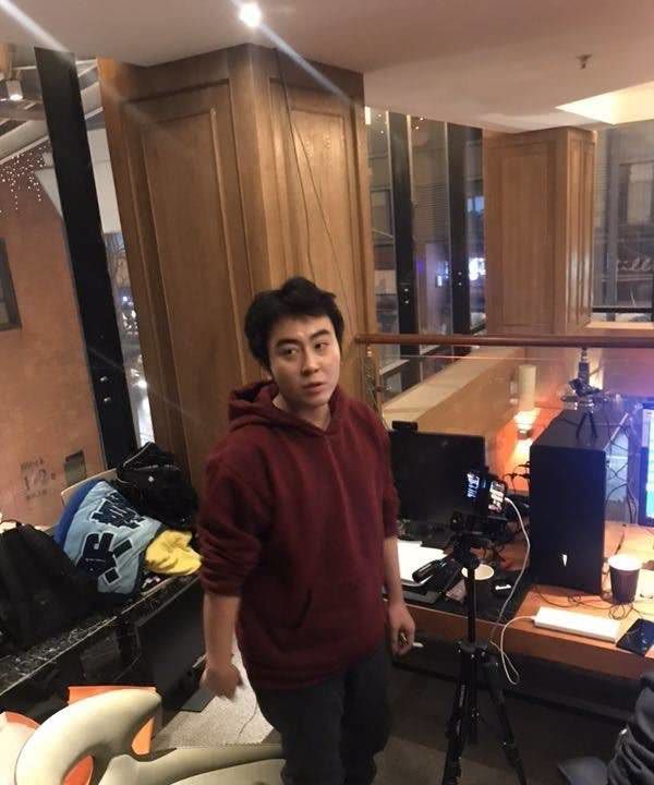 "蛇哥遭斗鱼索赔1.5亿"上热搜,新年又收"大红包"