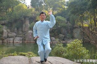 气功有外功与内功之分，外功以活动练力为主；内功以静坐运气为主