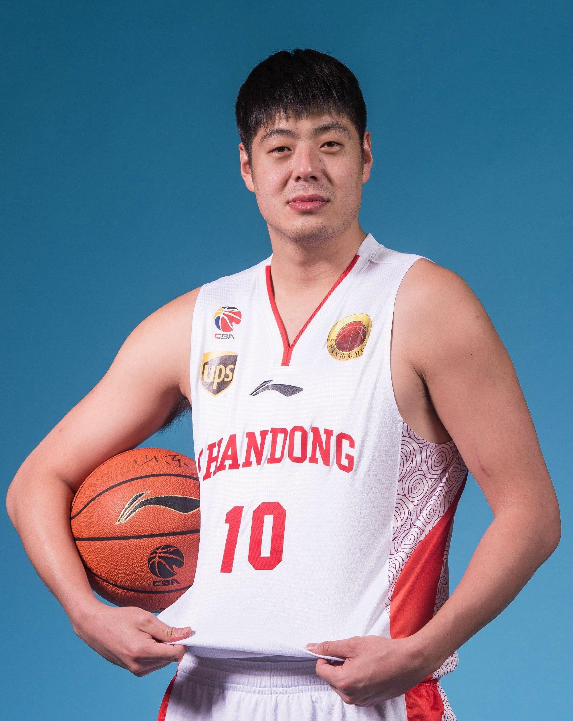 根据此前媒体透露的消息,上赛季租借安徽文一男篮的陈培东,王文宇和