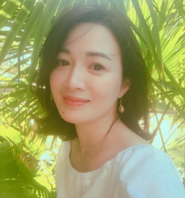 她成名后因钱背叛刘德华,嫁富豪破产后离婚,今再嫁大19岁富商!