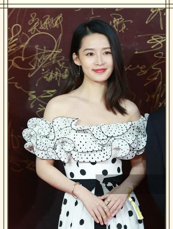 一件抹胸裙能穿的这样的可爱,甜美,一点那种暴露的