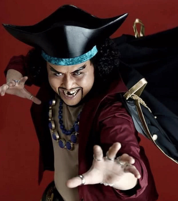 还有就是我最讨厌的黑胡子,这位兄台的表情很到位,但是黑胡子的标志大