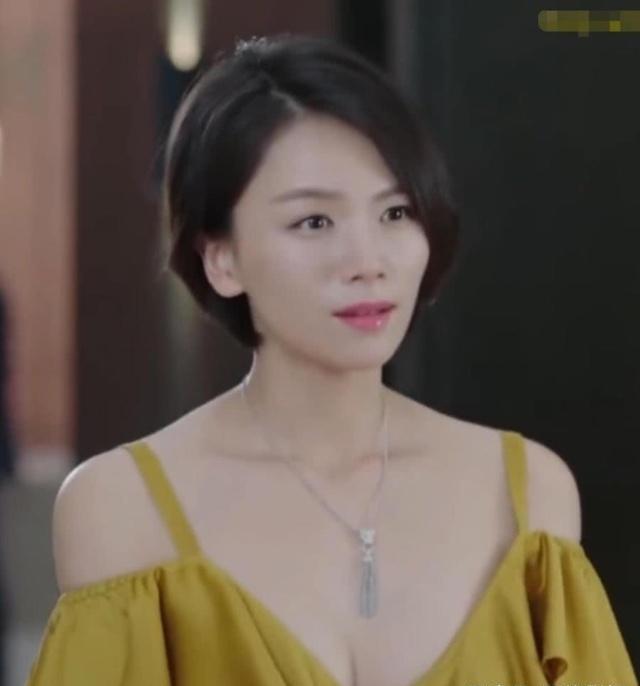 倾城时光本以为曹曦文礼裙够惊艳了,看到雅怡穿礼裙仙女吧!