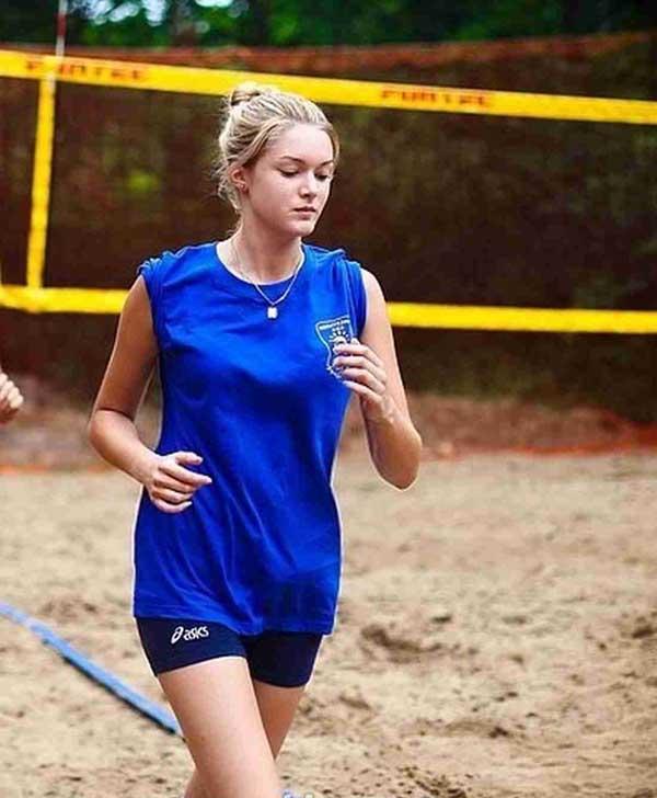 ",因技术无奈退出球坛,转行后大有作为|排球|球坛|艾丽莎_新浪新闻