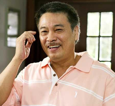 吴孟达接受采访手机响了他举动让人鼻子一酸鲁豫反映显情商