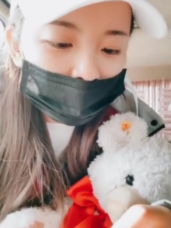 众明星挑战胡彦斌闪舌头神曲,烫嘴林俊杰,逼疯