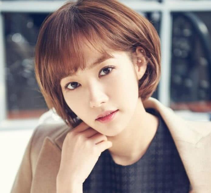 中年女性有哪些减龄的发型?换上几种就对了,好看还显脸小