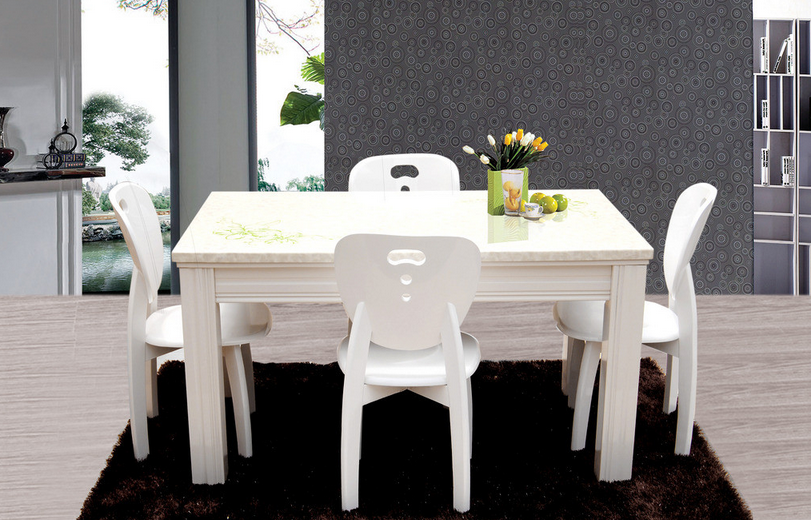 家庭餐桌买方桌还是圆桌好?听内行人一说,懊悔我家装早了!