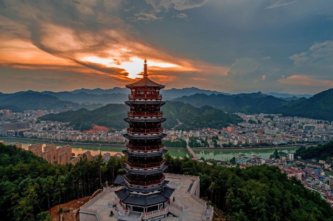 我国最不"争气"的城市,背靠粤港澳,却从省会沦为五线