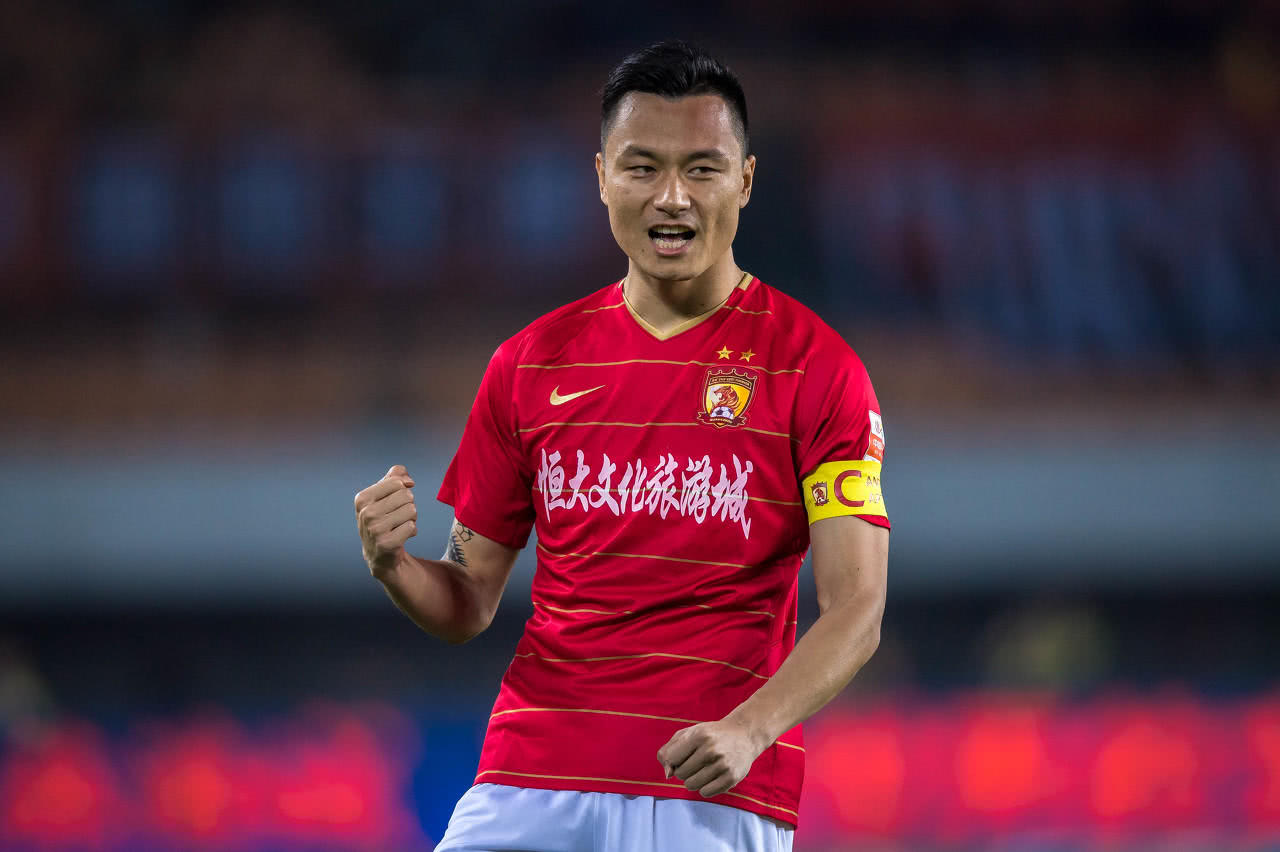 郜林3脚传球秀出花 国足第一中锋又涨球技了