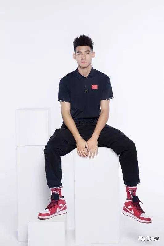 记住了!这小伙以后绝对是个人物!|周锐|唐日辉|篮球_新浪新闻