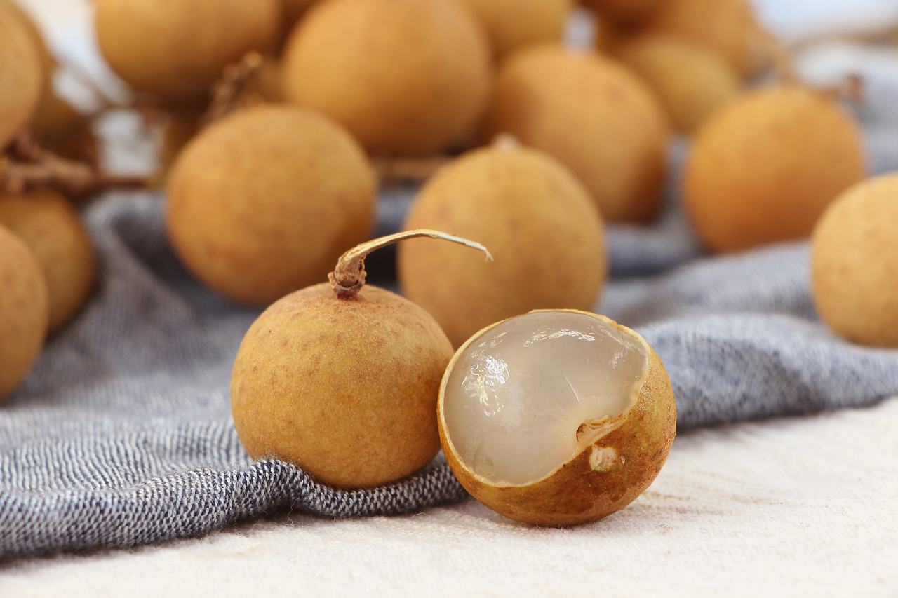 酿酒技术:龙眼可以泡酒吗?有什么功效?—酿酒师胡星杰