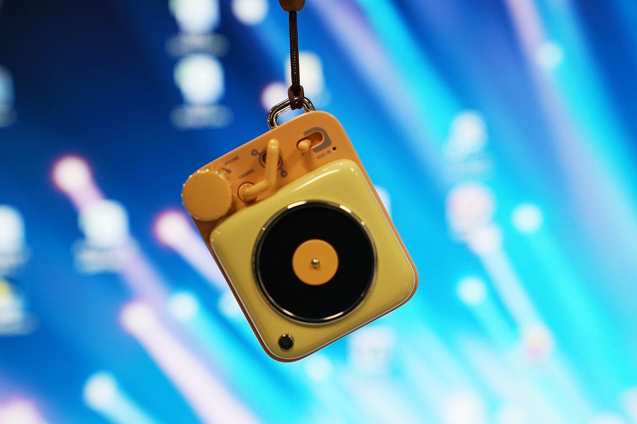 你的随身音乐小行星,猫王原子唱机b612__财经头条