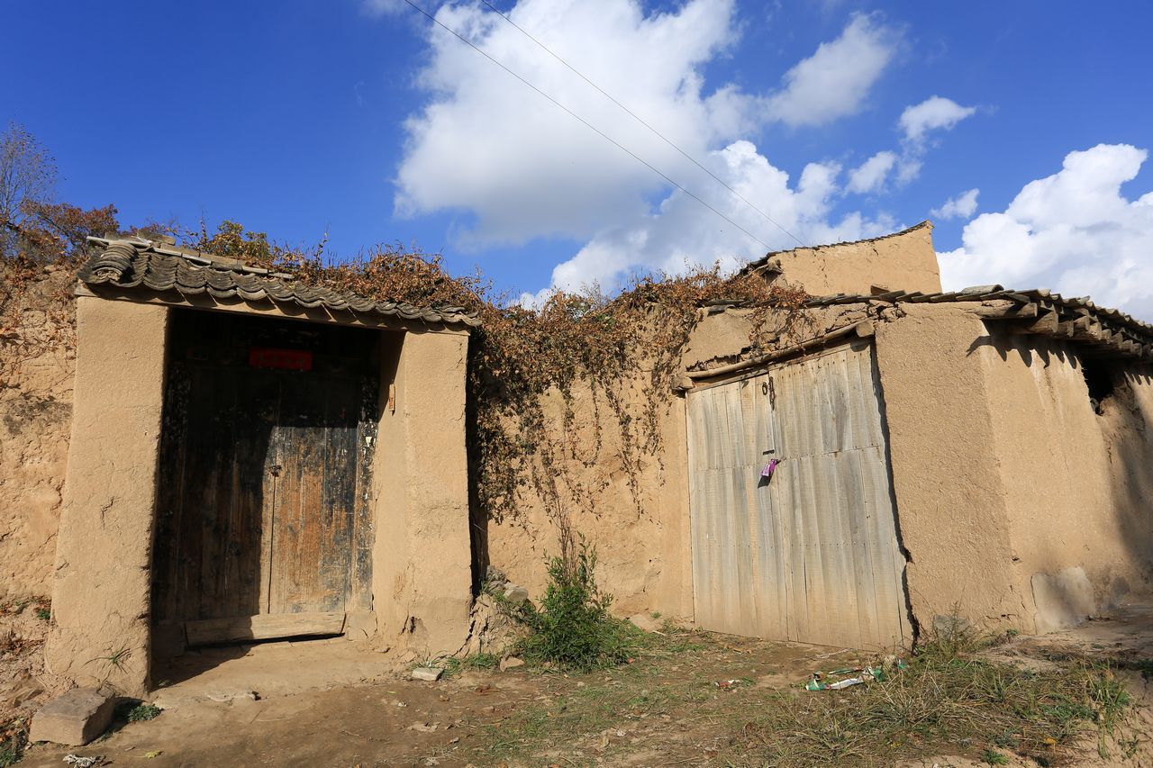 现在都到城里去买房生活了,以后农村还有人住吗?