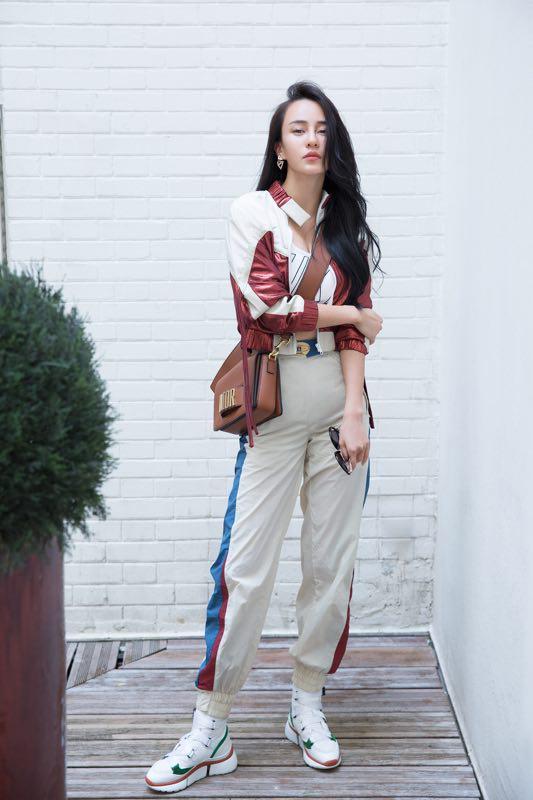 母其弥雅巴黎时装周动感大片 时尚混搭活力四射