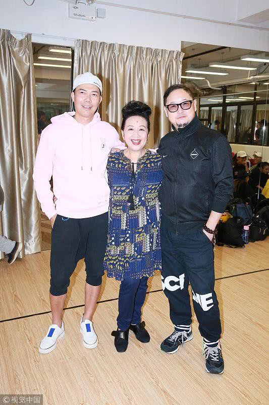 她33岁嫁豪门,老公却被小三拐走三年,如今老公肠子悔青|薛家燕|豪门