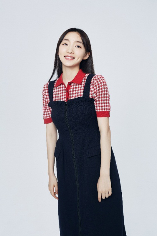 《演员的品格》李寅崟制服版海报出炉 新生代演员养成记