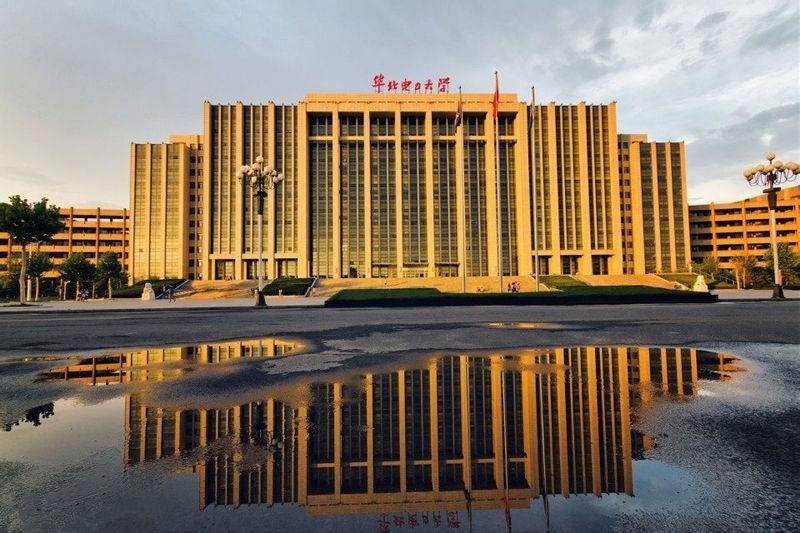 华北电力大学(北京)历史渊源学校1958年创建于北京,原名北京电力学院.