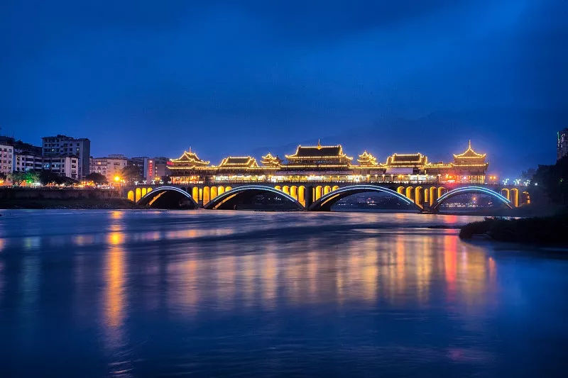 城与城放下成都却见雅安