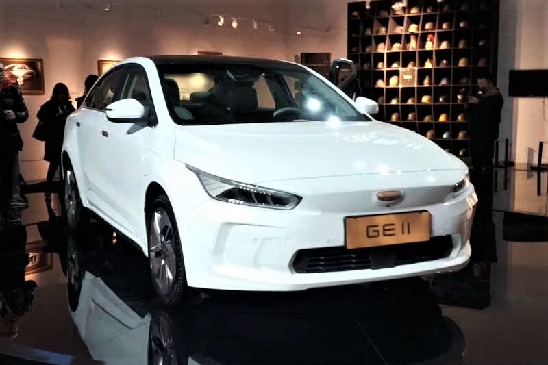吉利ge11首发亮相 采用全新车标 有望一季度上市