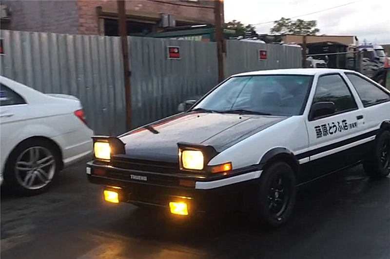 《头文字d》同款ae86,由桑塔纳改装,侧面一贴纸很吸睛!
