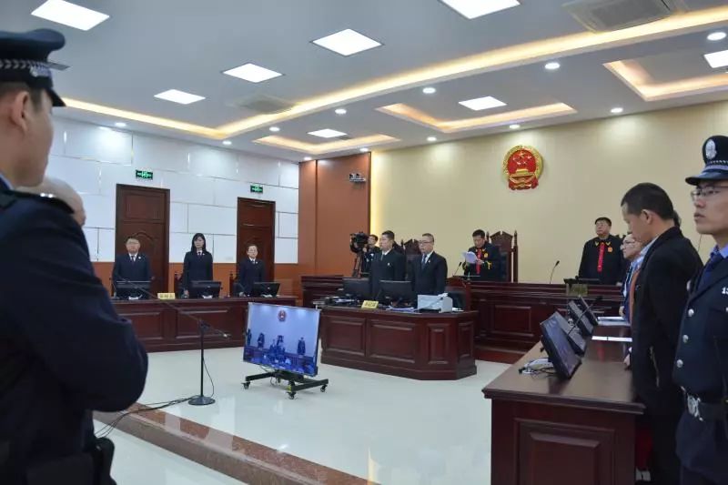 今天张家口张振清二老板等人黑社会性质组织案判了