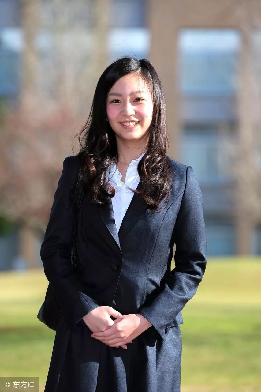 日本皇室最美公主佳子公主毕业,从小好看到大的人生赢家