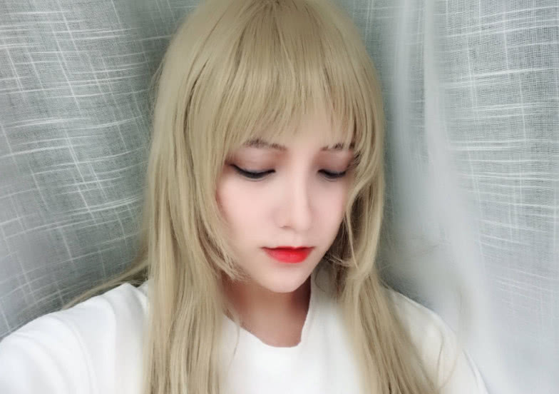 雄兵连:真人版天使彦,烈焰红唇,比起动漫版更加诱惑人