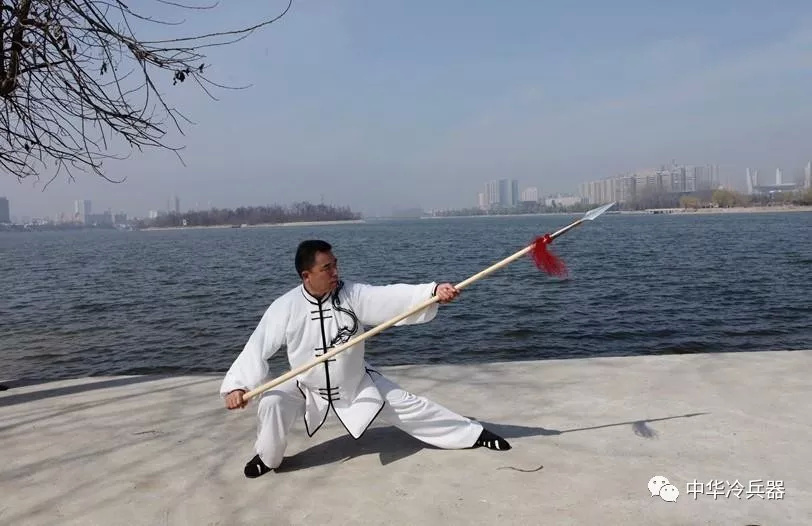 极其相似的古代长兵器:枪和矛有何区别?