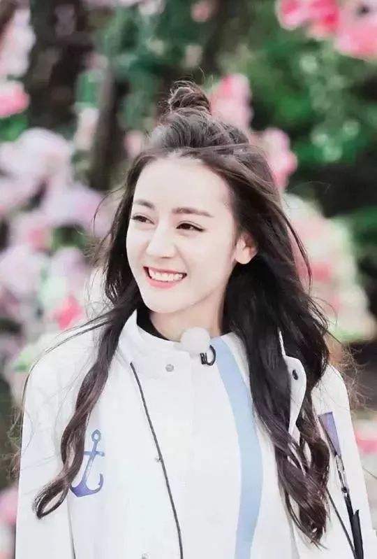 "苹果头"赵丽颖甜美,杨幂时尚,陈乔恩治愈,你才是惊艳.