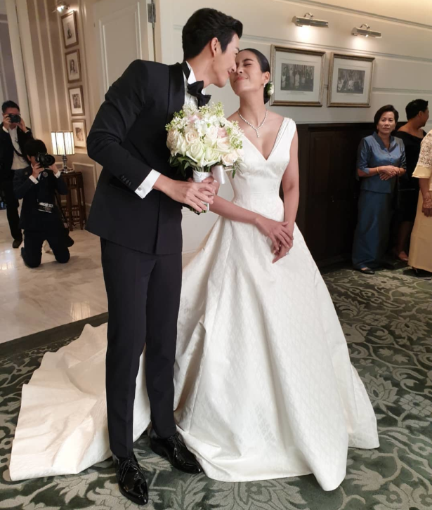 泰星push婚后晒老婆新娘妆含义,jui姐两张图片惹人泪奔!