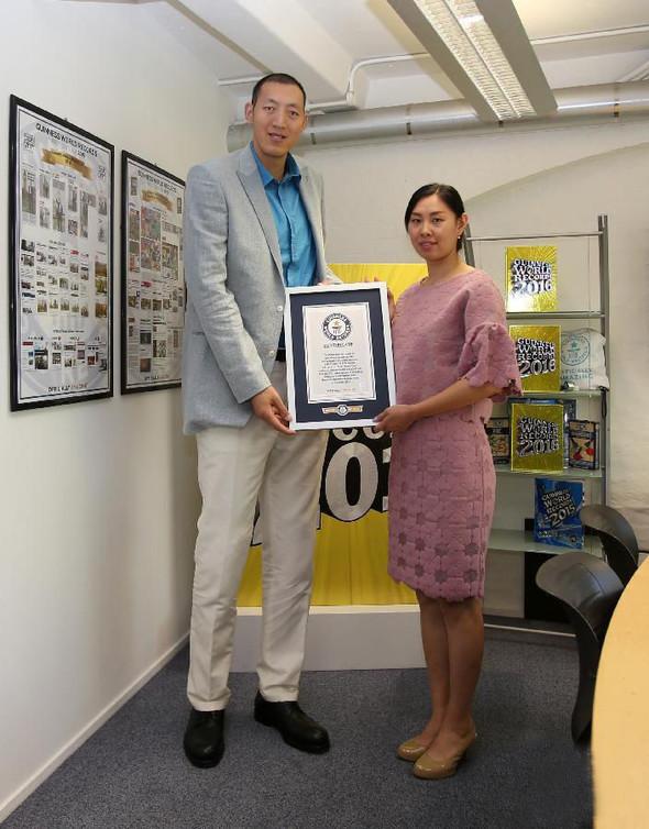 时光荏苒,孙明明与徐艳,也诞下了爱情的结晶,父母身高基因优势在