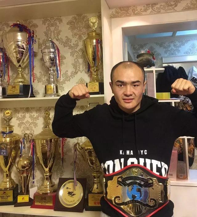 美丽死神原名阿尔图路·奇斯辛柯,目前80kg世界排名第一.