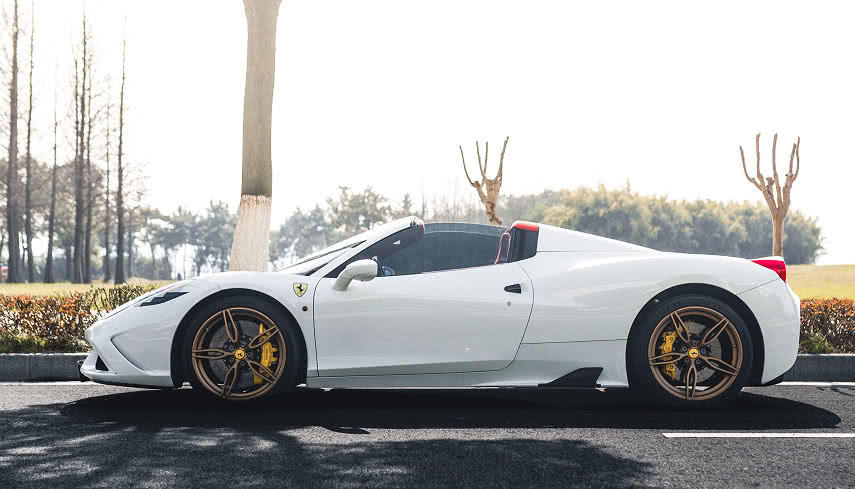 经典敞篷法拉利颜值不输拉法自吸v8的绝唱二手都要6百万